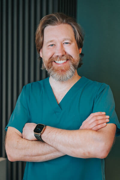 Implantolog Michał Fidecki